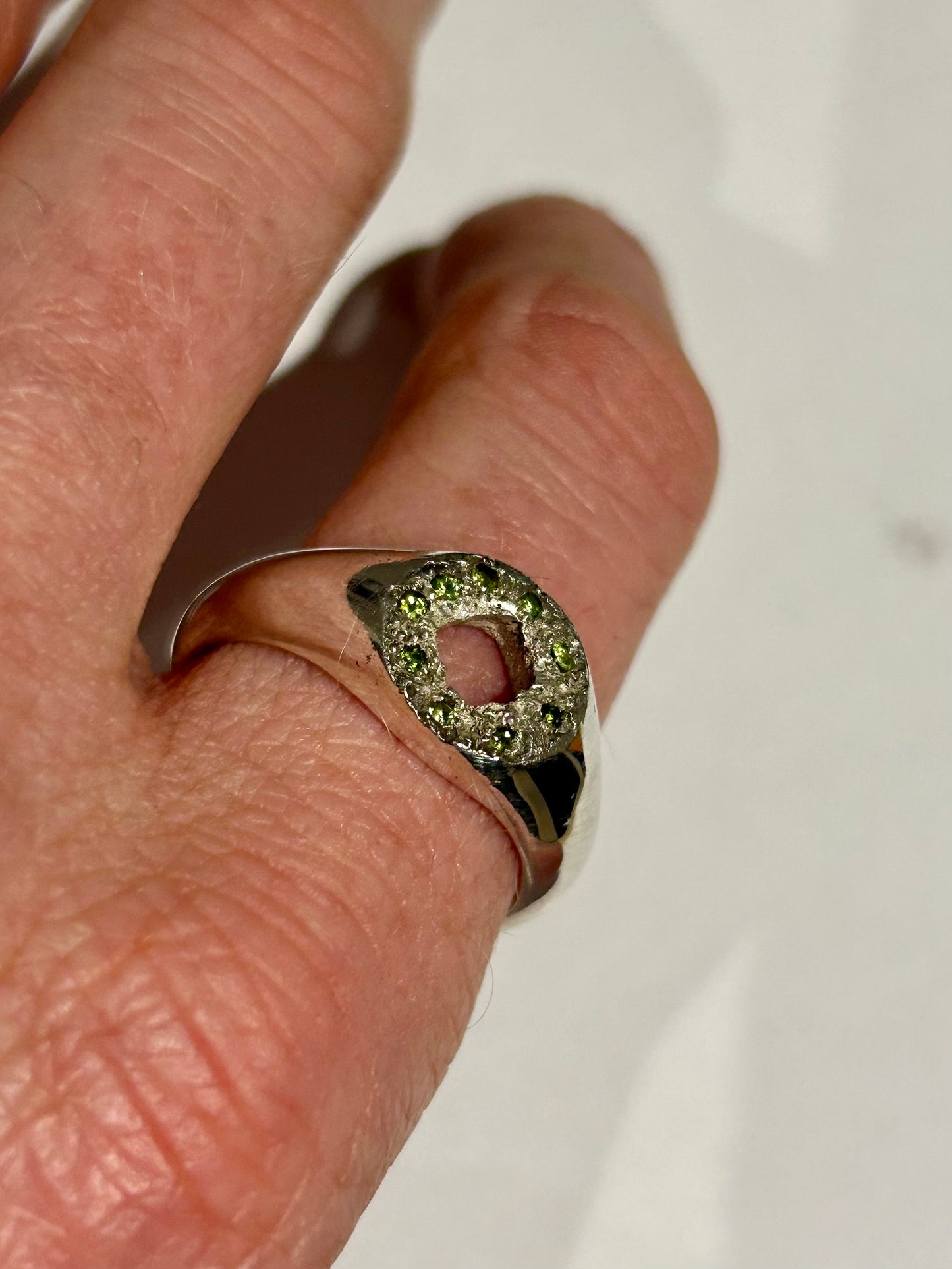 Peridot Round Embedded Gemstone Signet