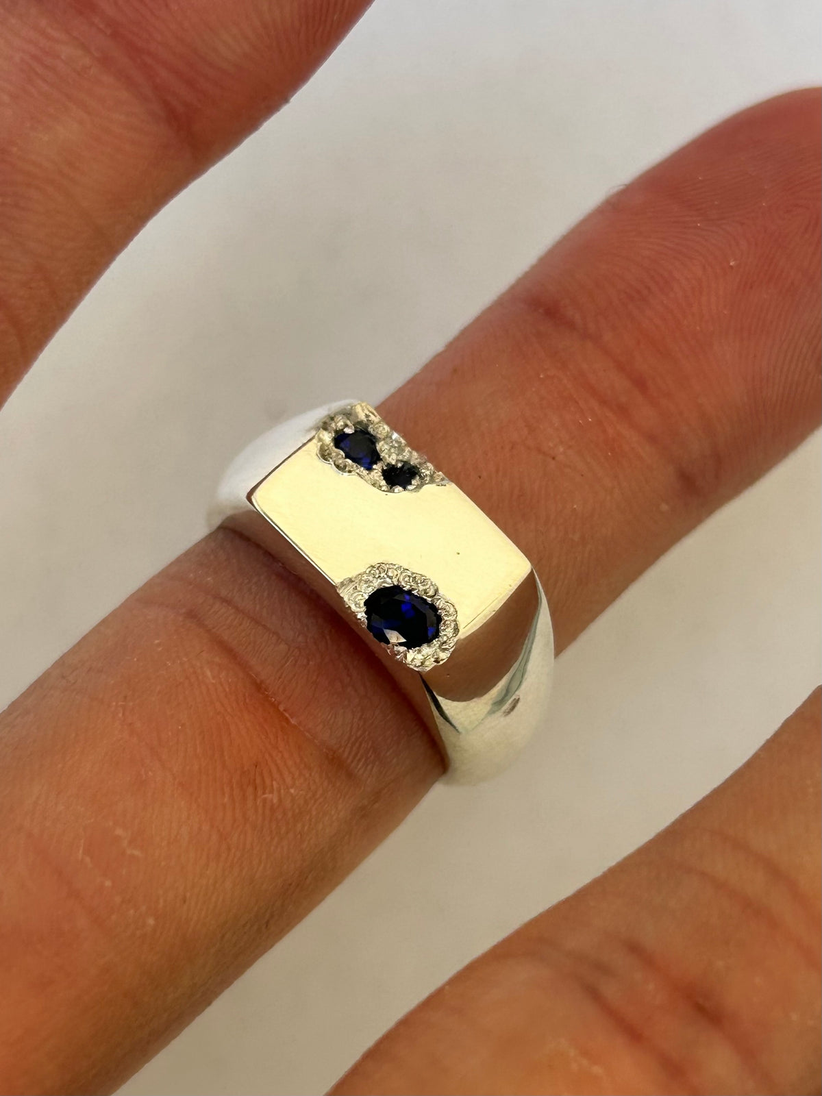 Rough Sapphire 3 Stone Signet