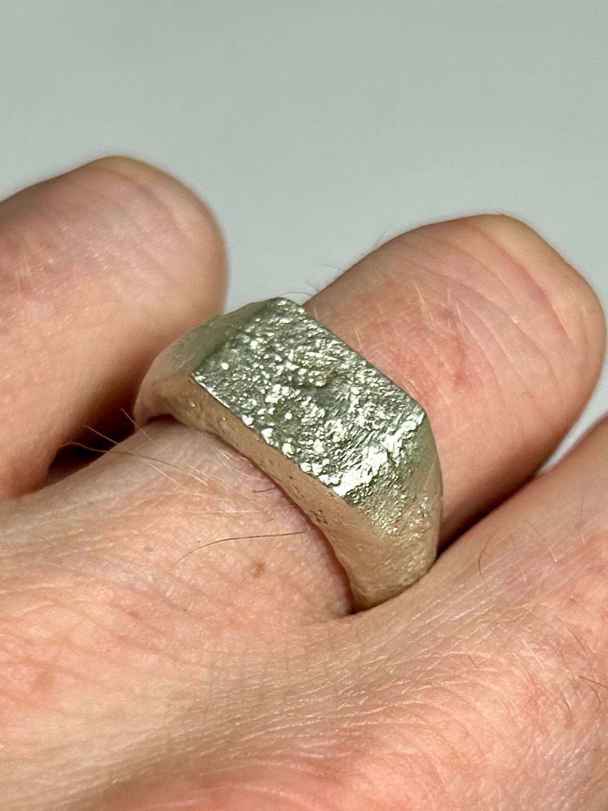 Rough Rectangle Signet