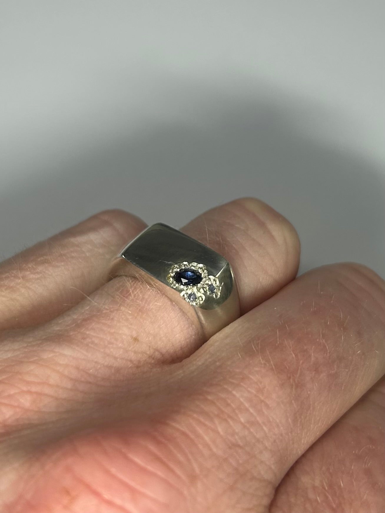 3 Sapphire Signet