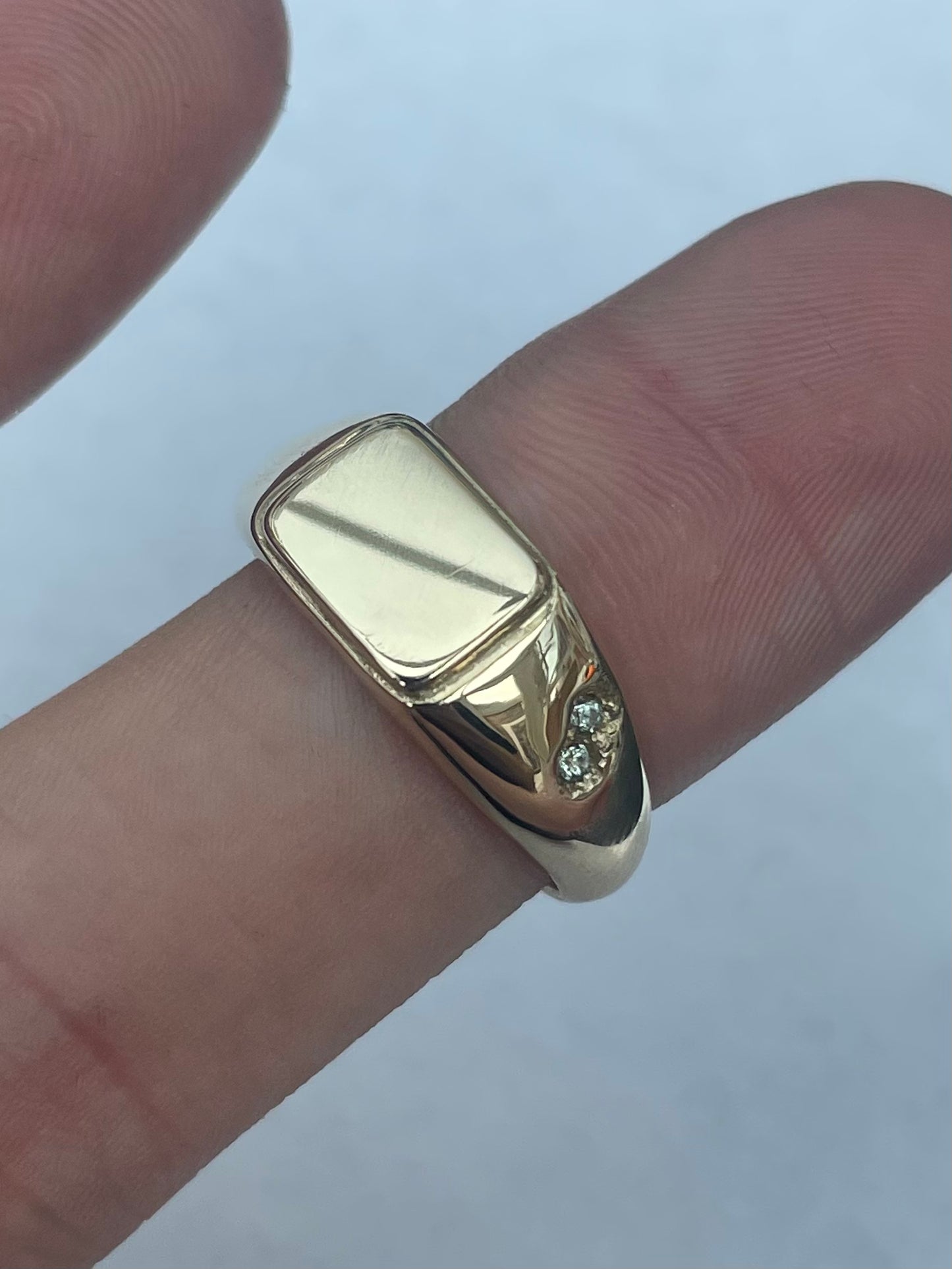 Signet Sapphire Embedded Ring