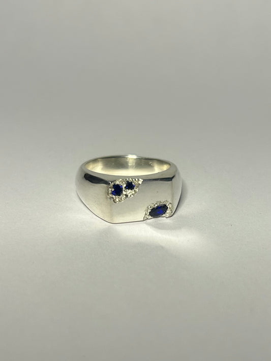 Rough Sapphire 3 Stone Signet