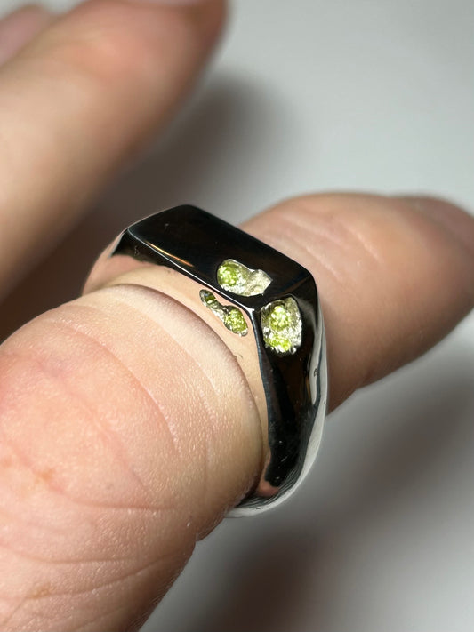 Signet Peridot Embedded Ring