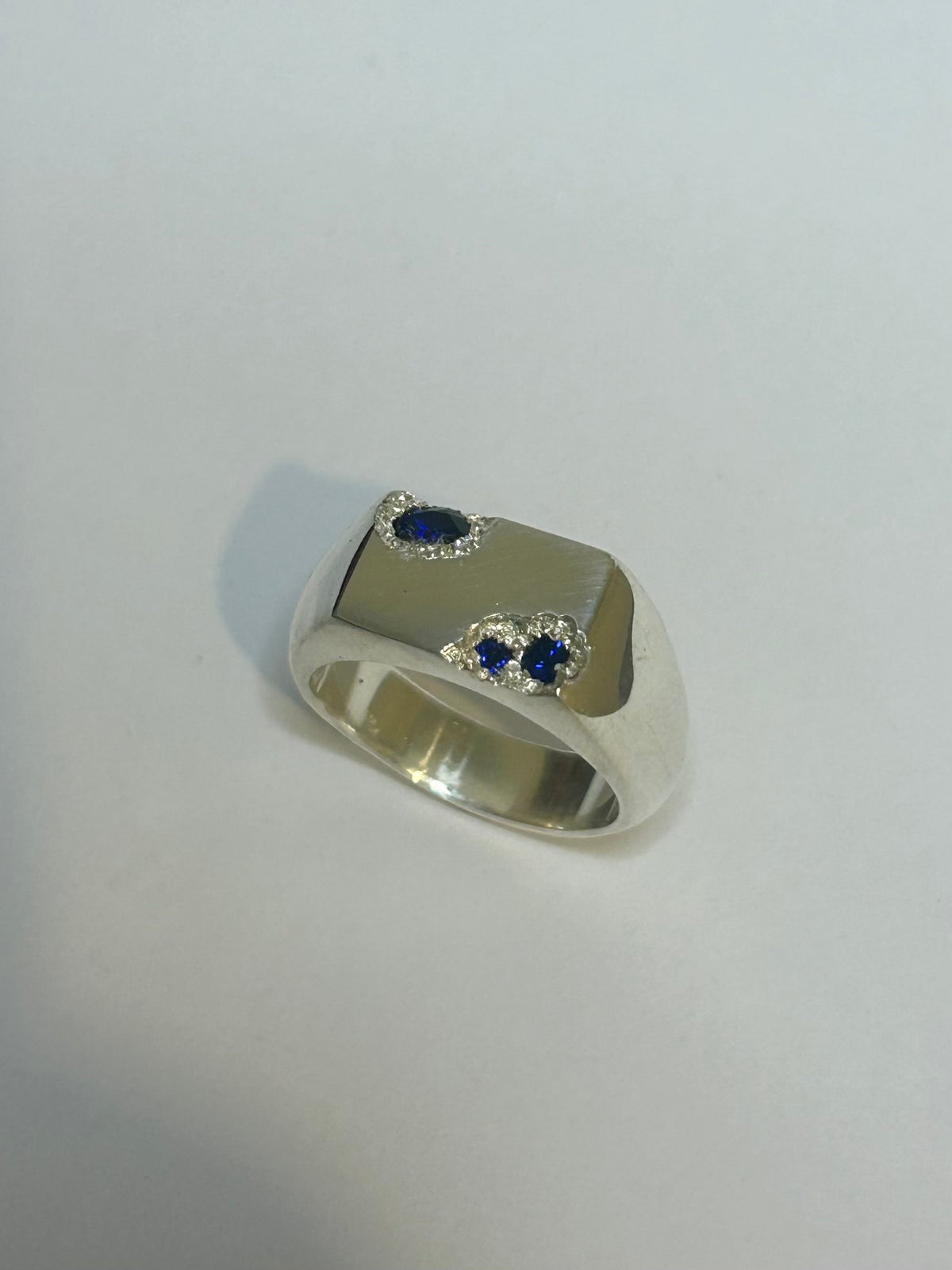 Rough Sapphire 3 Stone Signet